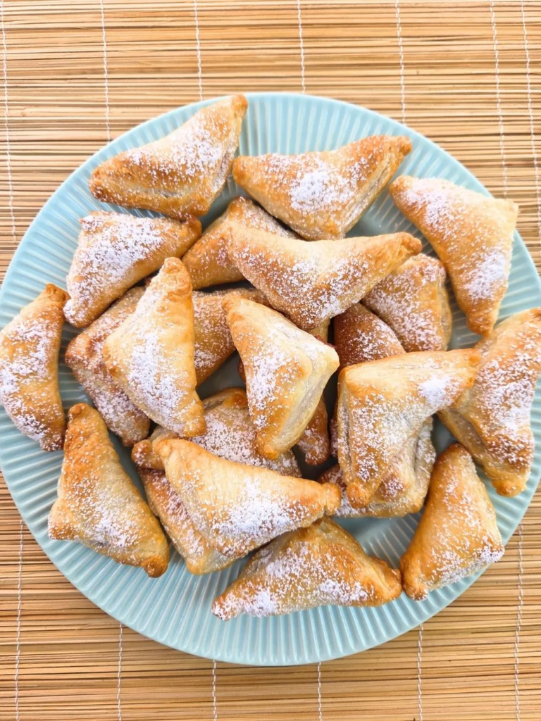 Jam puff pastry dessert triangles