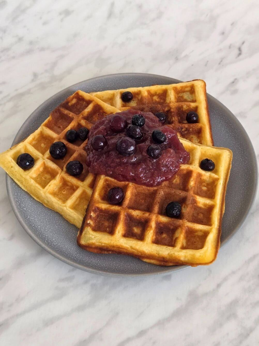 easy waffle recipe - fluffy homemade vanilla waffles